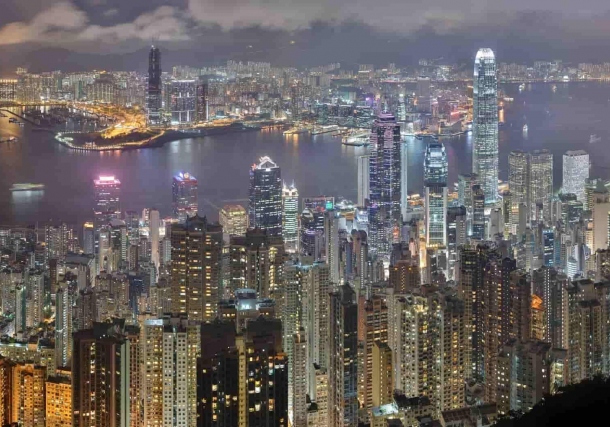 Hong Kongs Declining Property Prices Affect the Economy